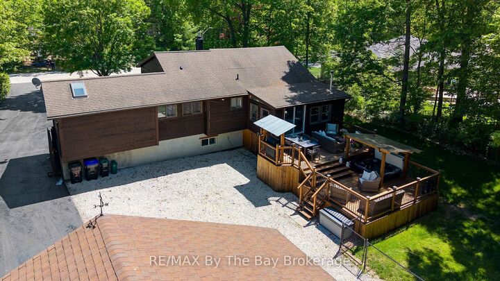 Property Photo:  10 Birchwood Trail  ON L9Z 1B2 