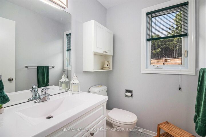 Property Photo: 270 McEachern Crescent ON K1E 3K5