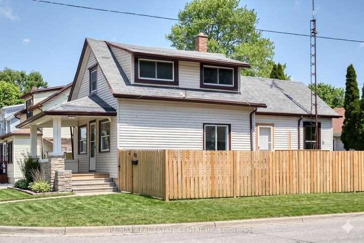 Property Photo: 88 Lorne Avenue ON N7M 1R9