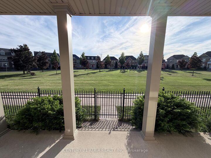 Property Photo: 6 Crescent Park Lane ON L6C 0A6