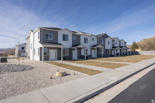 Property Photo: 1198 S Village Ln Ln W A2 UT 84701