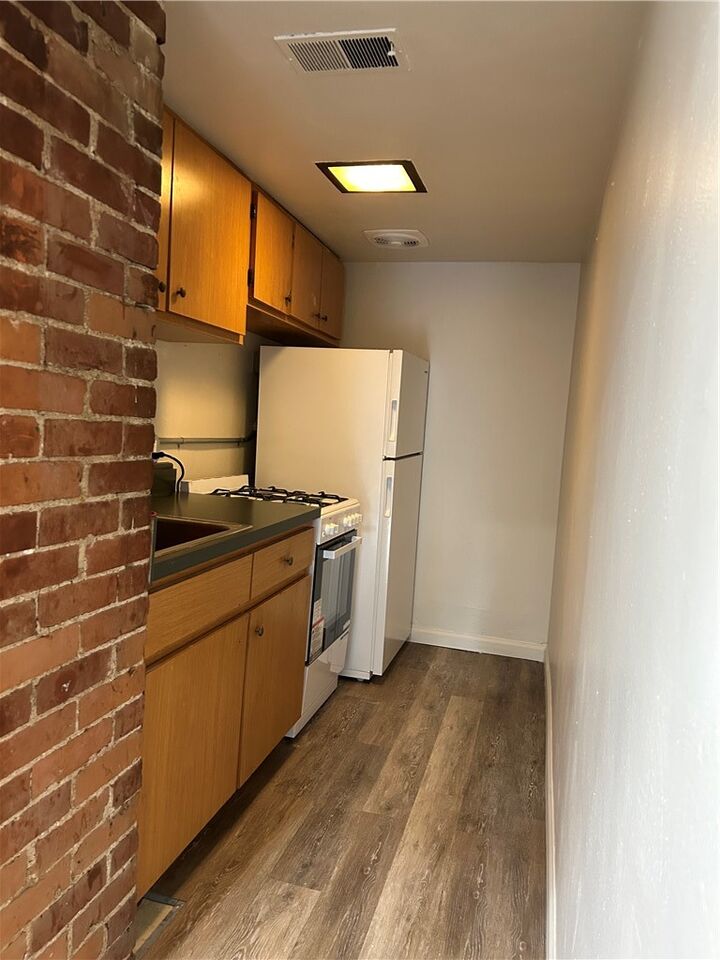 Property Photo: 317 Stratford Ave 2 PA 15232