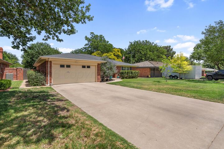 Property Photo: 2307 Larry Street TX 79106-4620