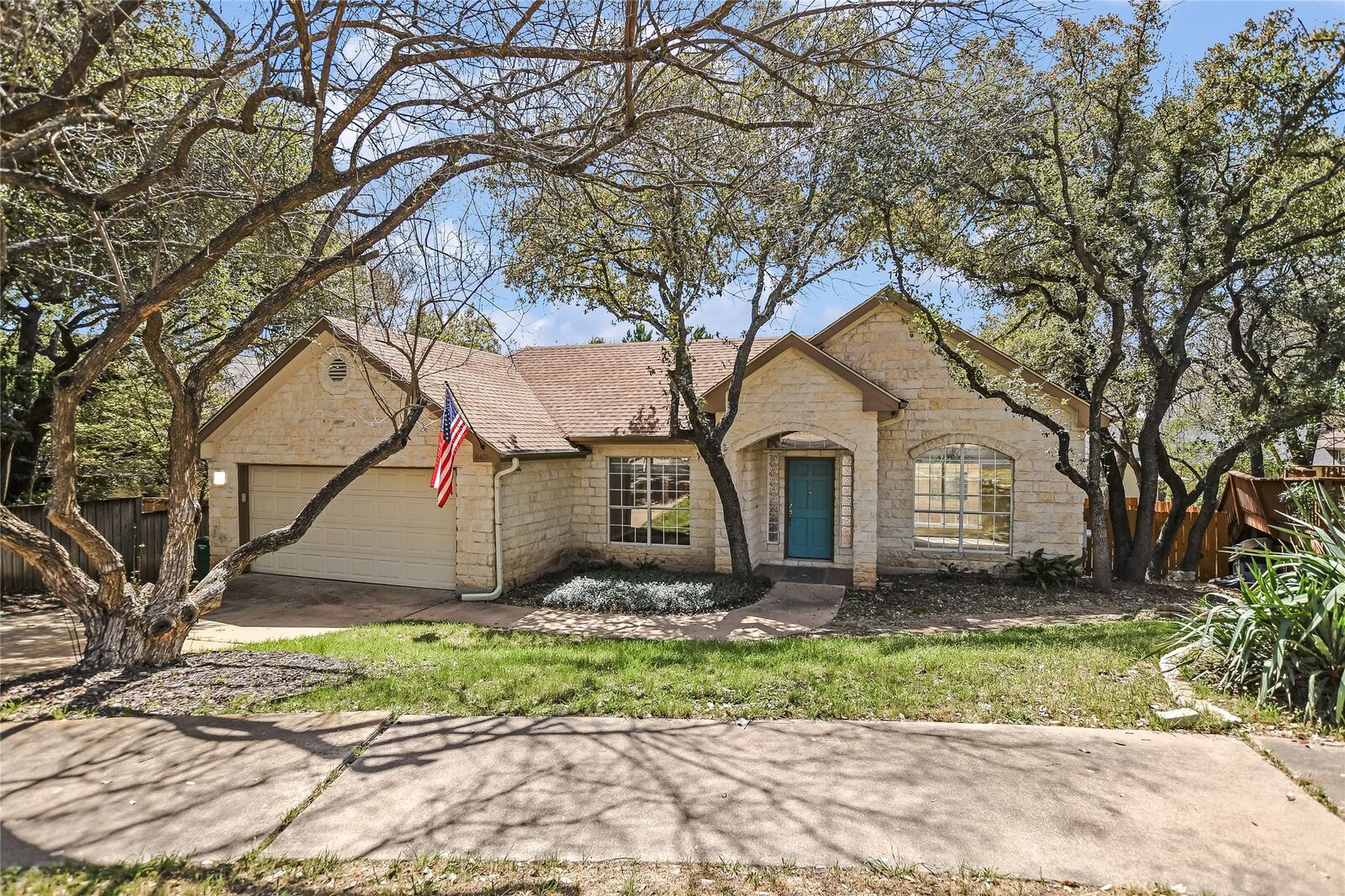 Property Photo: 6407 Johanne Court TX 78750