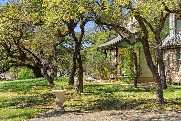 Property Photo: 290 Sunset Ridge TX 78620