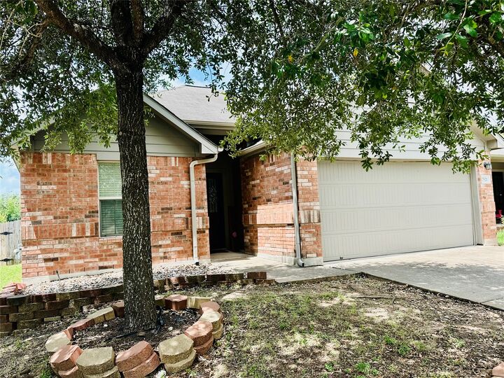 Property Photo:  7521 Cedar Edge Drive  TX 78744 