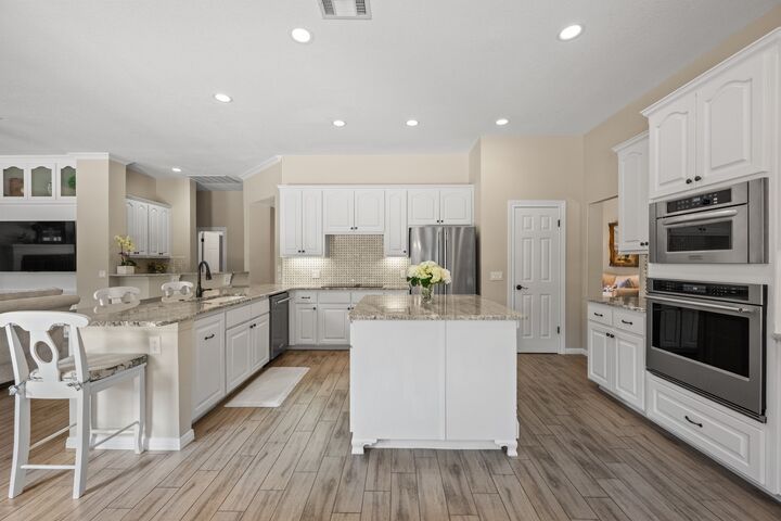 Property Photo:  2809 Creeks Edge Parkway  TX 78733 