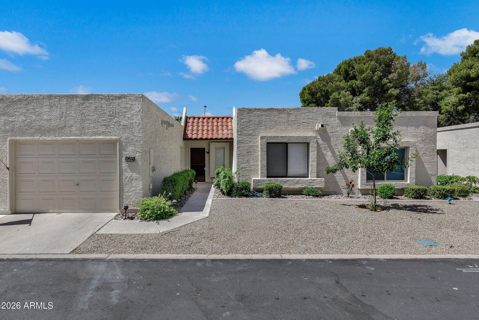 Property Photo:  620 S Privet Way  AZ 85208 
