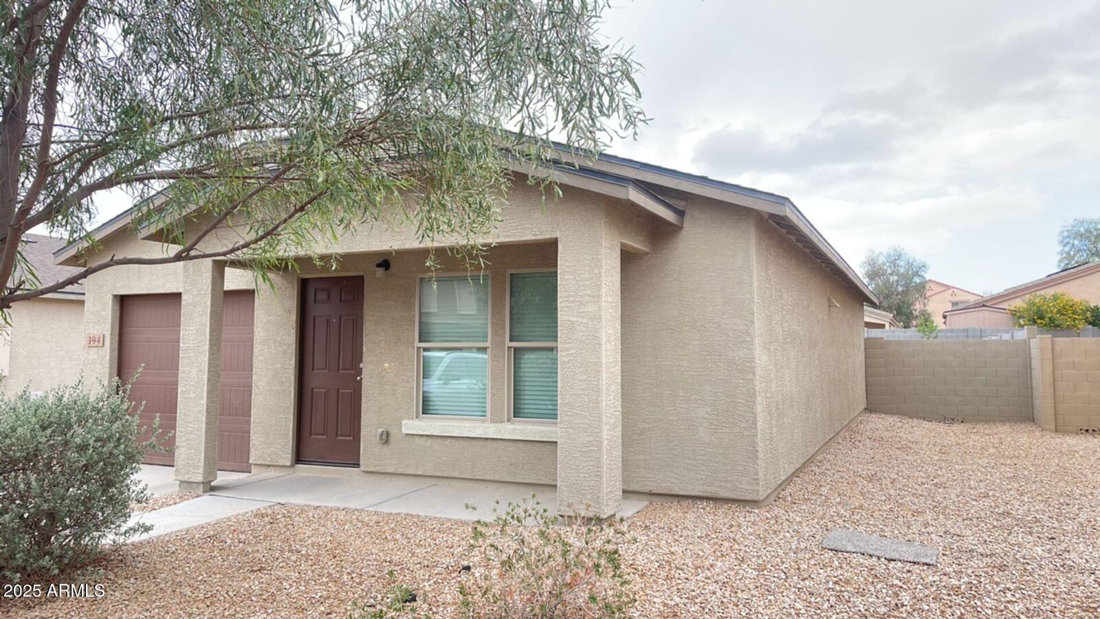 Property Photo: 194 E Watson Place AZ 85122