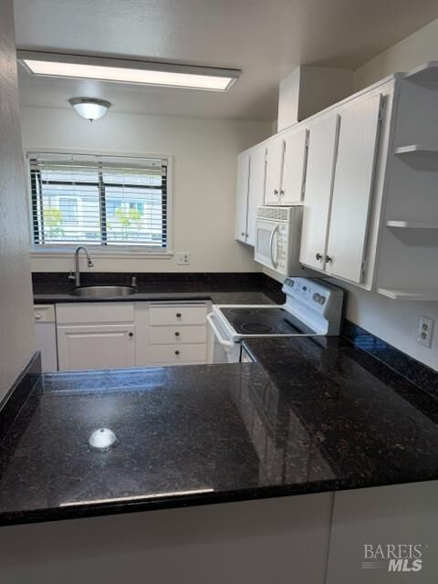 Property Photo:  900 Southampton Road  CA 94510 