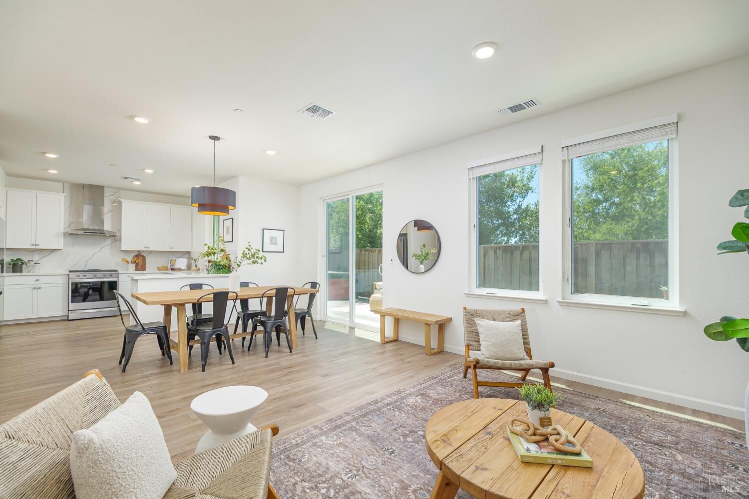 Property Photo:  504 Ruby Street  CA 94952 