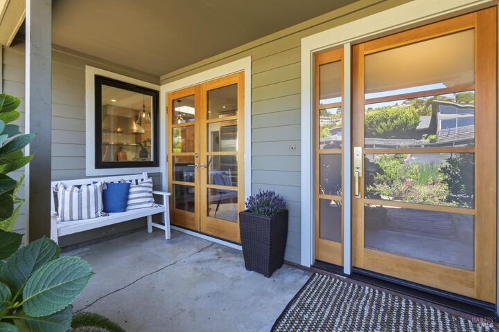 Property Photo: 686 Hawthorne Drive CA 94920