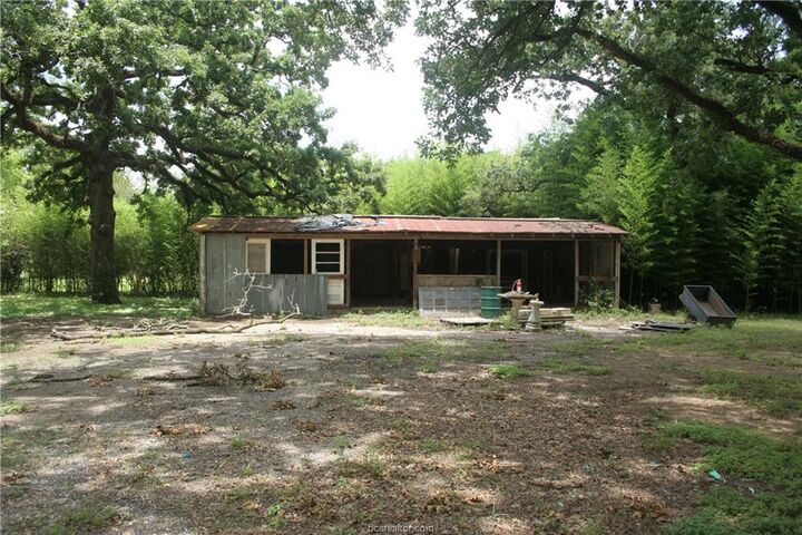 Property Photo: 634 S Mount Mariah Rd TX 77316