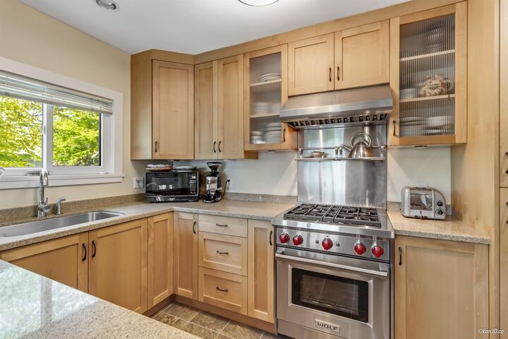 Property Photo: 4 E 46th Avenue BC V5W 1Z1