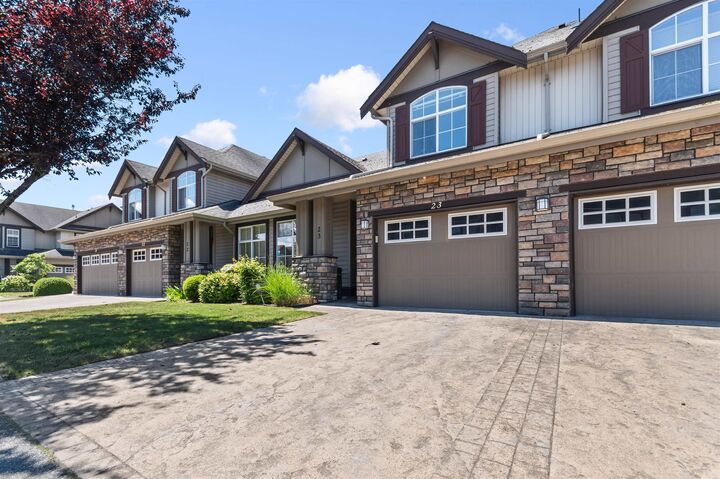 Property Photo: 6577 Southdowne Place 23 BC V2R 0H4
