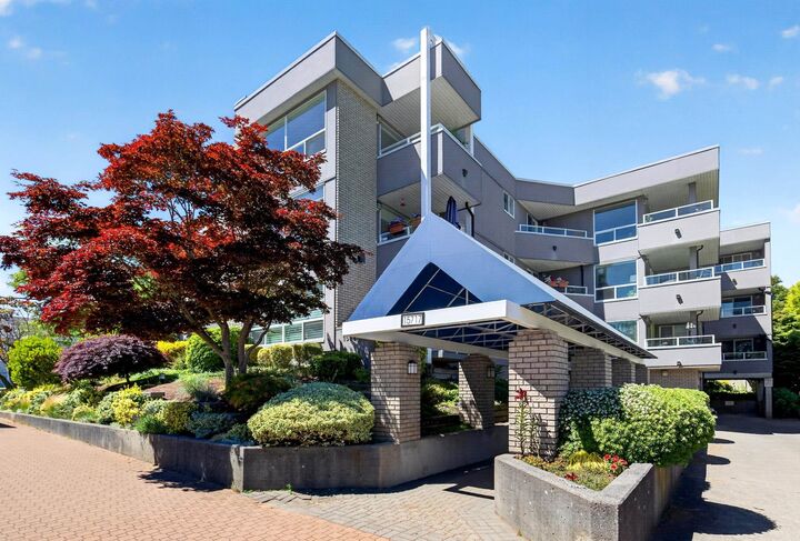 Property Photo: 15717 Marine Drive 202 BC V4B 1E4