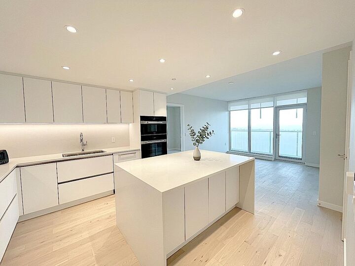 Property Photo:  485 42nd W 15xx  BC V5Y 0R6 