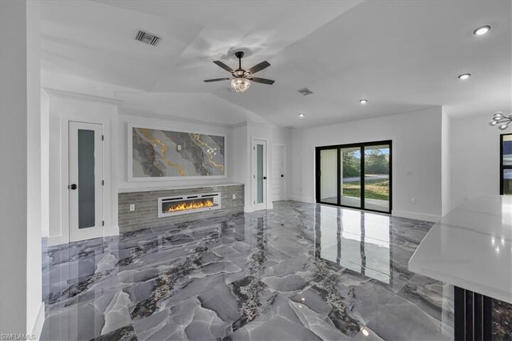 Property Photo:  2900 3rd St SW  FL 33976 