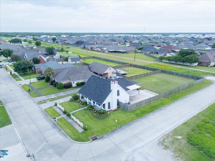 Property Photo: 207 Woodwind Dr LA 70360