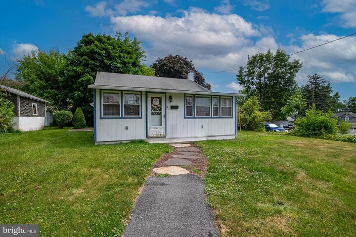 Property Photo:  1904 Elizabeth Avenue  PA 19605 