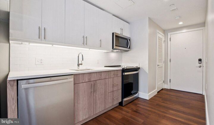Property Photo: 2200 Benjamin Franklin Parkway S0208 PA 19130