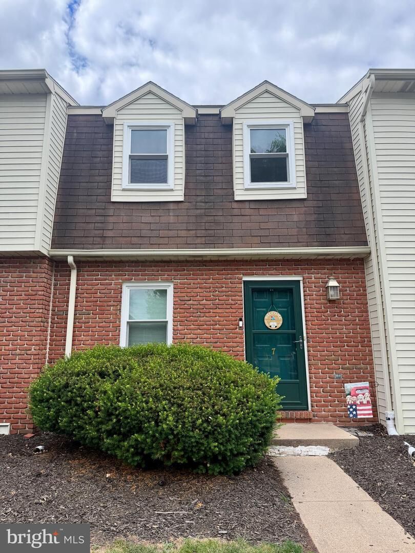 Property Photo: 7 Garden Court PA 17022