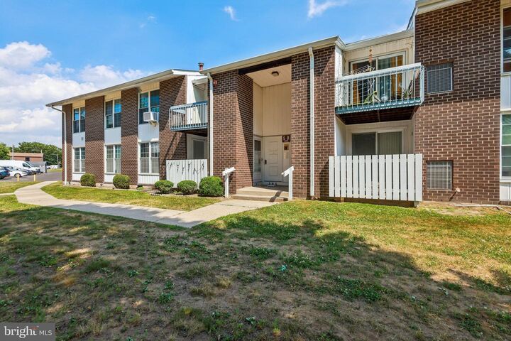 Property Photo:  275 Green Street 5B5  NJ 08010 
