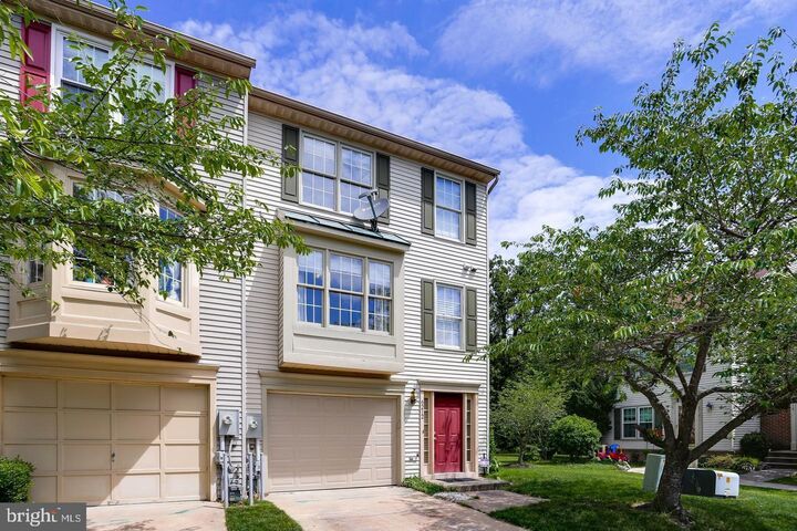 Property Photo:  6212 Briar Court  MD 21075 