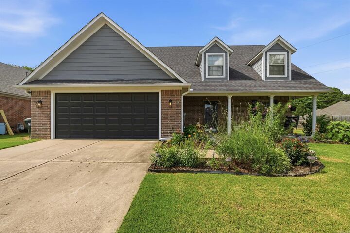 Property Photo: 4610 Fugitt St AR 72034