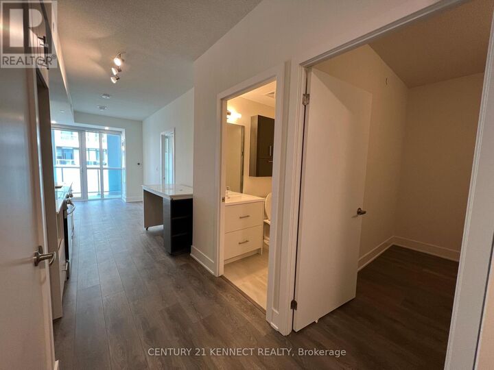 Property Photo:  188 Fairview Mall Drive 1516  ON M2J 4T1 