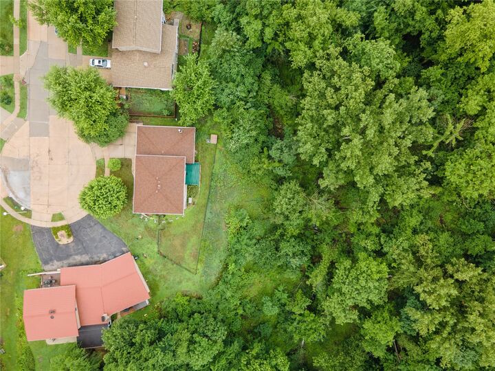 Property Photo:  3106 Blue Ridge Ct NE  IA 52402 