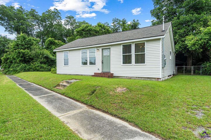 Property Photo:  110 S Sixth Street  GA 31088 