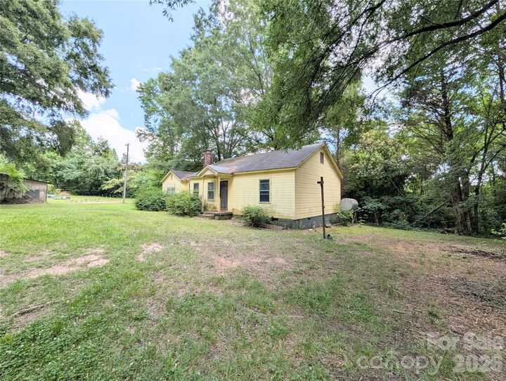 Property Photo: 204 Brown Waterson Road NC 28021