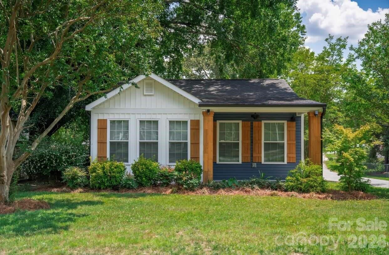Property Photo:  1215 W Fourth Avenue  NC 28052 