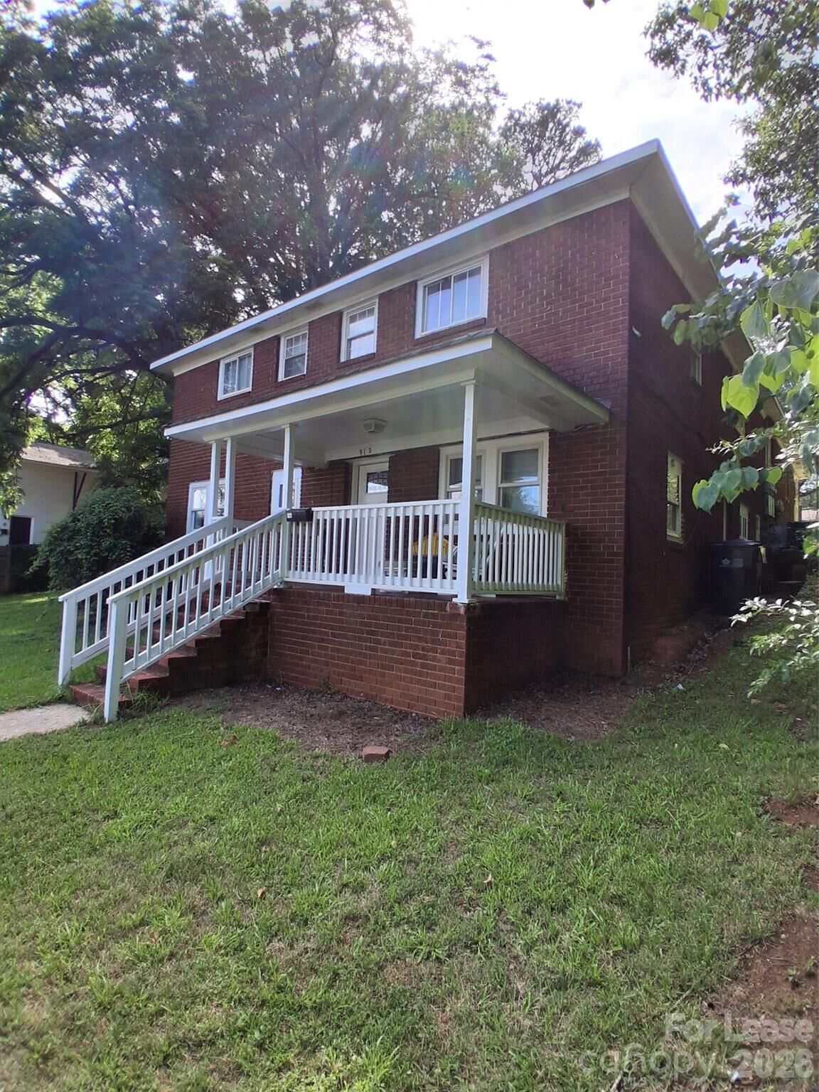 Property Photo: 912 Berryhill Road NC 28208