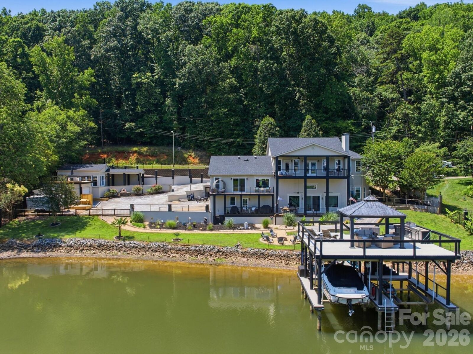 Property Photo: 2640 Sadler Road NC 28278