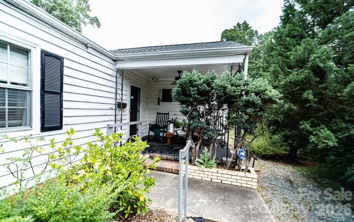 Property Photo:  909 Drummond Avenue  NC 28205 