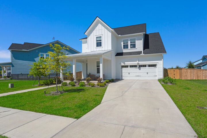Property Photo:  135 E Morton Street  SC 29486 