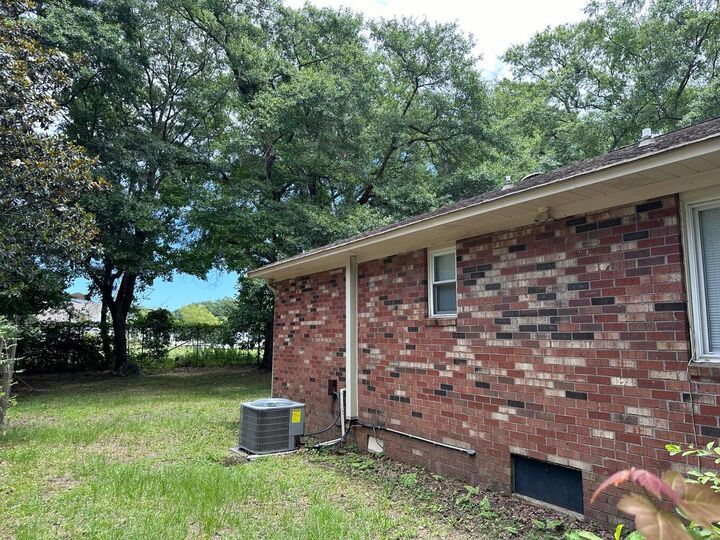 Property Photo: 1056 Yorktown Drive SC 29412
