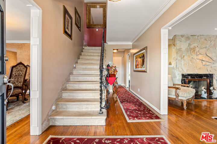 Property Photo:  4152 Mount Vernon Dr  CA 90008 