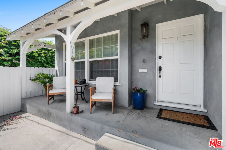 Property Photo: 5205 Agnes Ave CA 91607