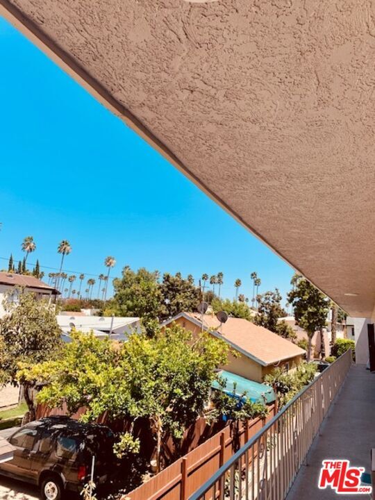 Property Photo: 1163 N Raymond Ave CA 91201