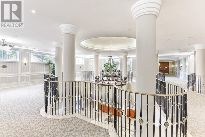 Property Photo: 25 Kingsbridge Garden Circle 2316 ON L5R 4B1