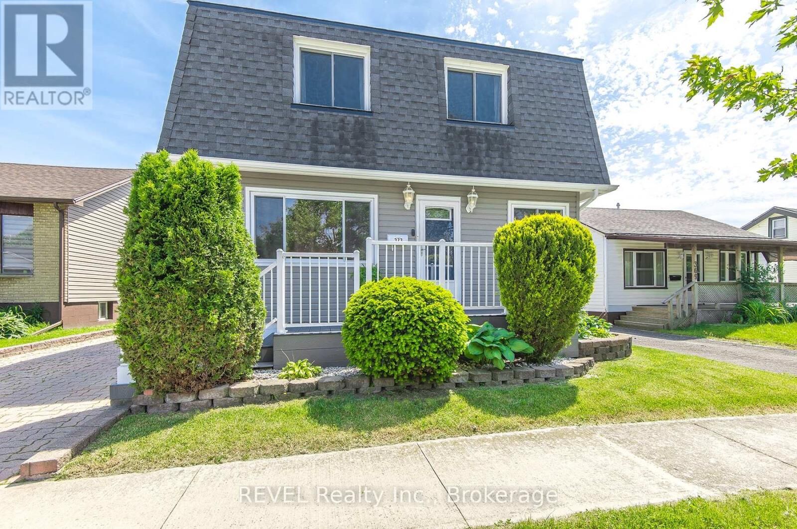 Property Photo: 373 Hennepin Avenue ON L3B 4T4