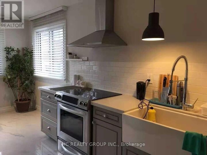 Property Photo:  102 Peckham Avenue Upper Unit  ON M2R 2V5 