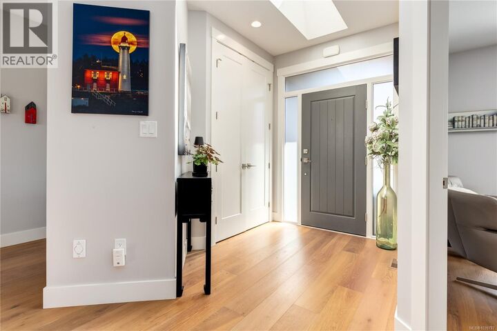 Property Photo: 1008 Brookfield Crescent BC V9P 0E3