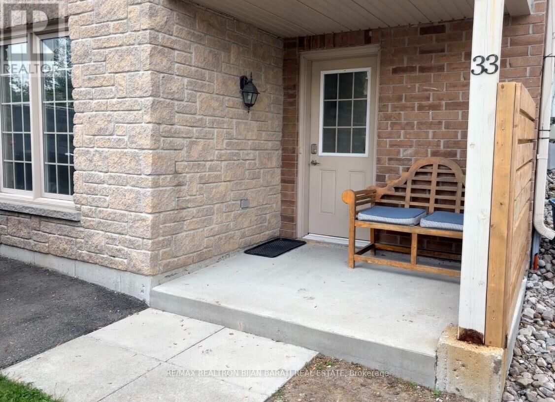 Property Photo: 175 Stanley Street #33 ON L4M 0G2