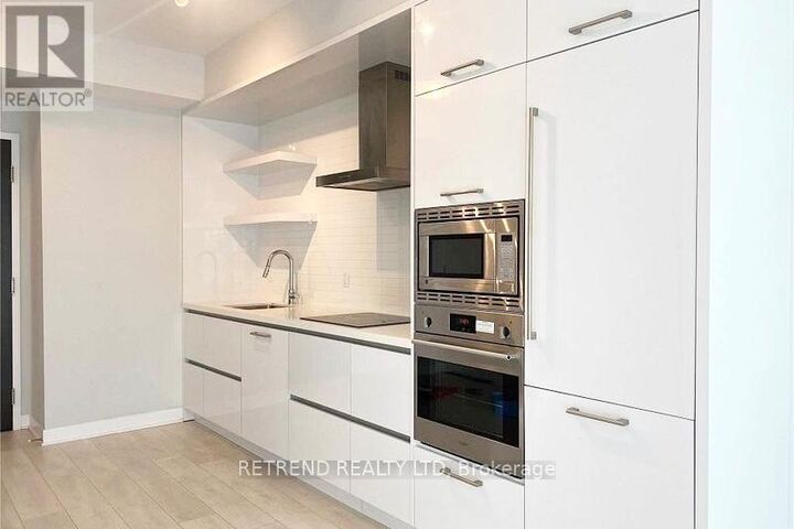 Property Photo: 2221 Yonge Street 2504 ON M4S 0B8