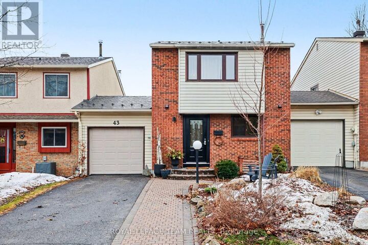 Property Photo:  43 Whelan Drive  ON K2J 2A3 
