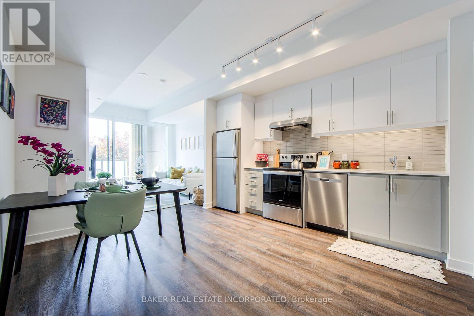 Property Photo: 3030 Pharmacy Avenue 1127 ON M1W 2N7